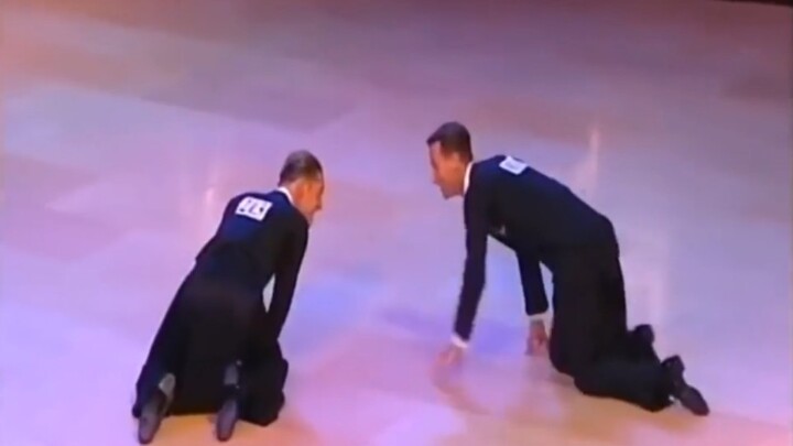 A collection of hilarious dance competition mistakes (●°u°●)