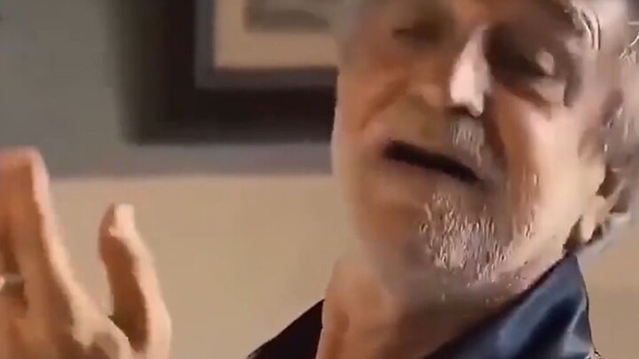 Pak Tua, obat ini memang ampuh banget—bahkan mobil pun nggak kuat nahan!