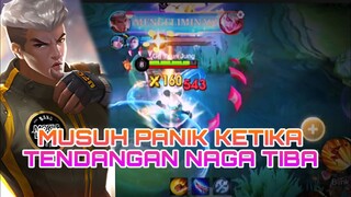 MUSUH PANIK KETIKA TENDANGAN NAGA TIBA