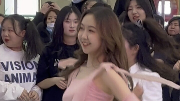 [Random Dance Competition] This is a sweet and simple dance, there must be someone who doesn’t know 