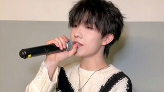 苏新皓 开麦唱跳《I Need A Girl》cha！