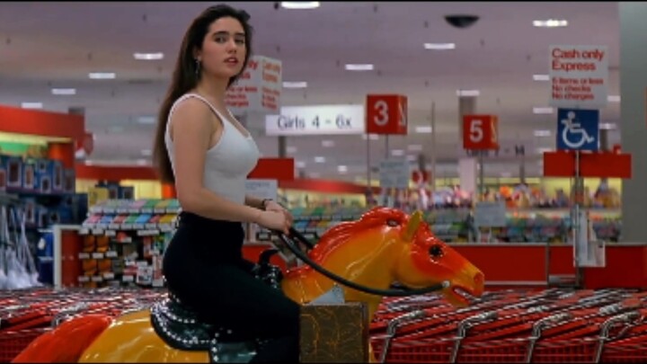 [Movie][Career Opportunities] Jennifer Playing in the Supermarket