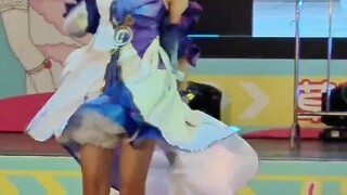 ฟรีเวทีคอสเพลย์โรบินเต้นนอนไม่หลับแต่ข้อเท้าพลิก