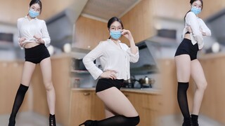 《关于我在家里厨房大跳刺痛这件事》
