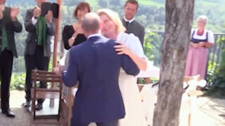 [Putin] Valodya dancing at the checkpoint, I'm totally in love