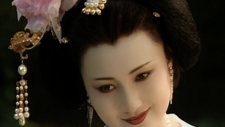 You are like a peerless peony left in a scroll
