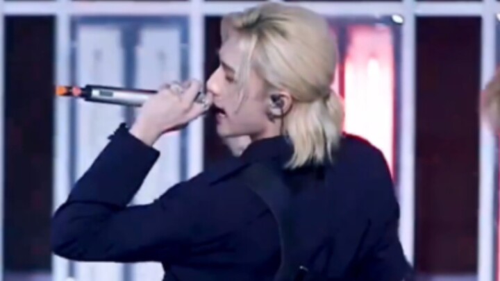 عندما يمسك هوانغ شيوان تشين الميكروفون الرئيسي، يكون حقًا وسيمًا جدًا丨هوانغ شيوان تشين