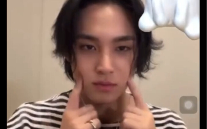 0102金珉奎和权顺荣签售 chu poppy 手指舞挑战