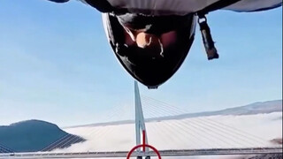 يجب أن تحترق الحياة في لهيب الحماس، وليس أن تتعفن في الصمت.