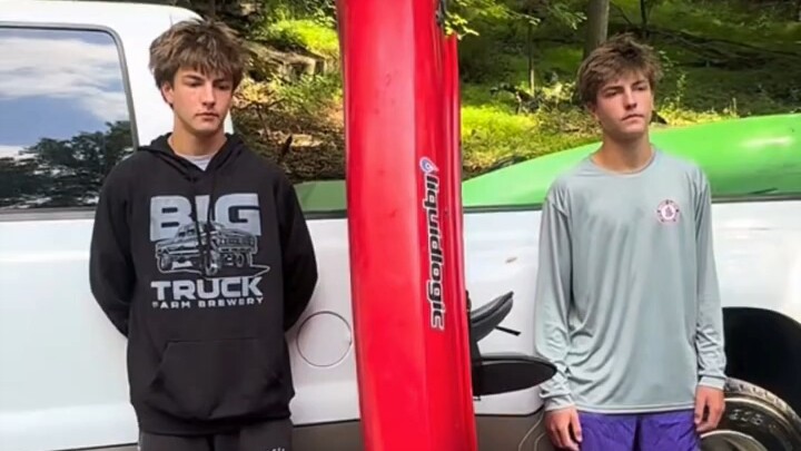 คุณแม่ชาวต่างชาติให้ชาวเน็ตทายว่าฝาแฝดคนไหนเป็นพี่ชาย?