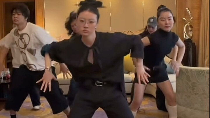 شان يي تشون، ماذا يعني أنك ترقص بهذه الطريقة؟