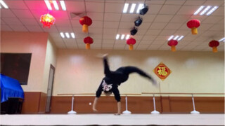 侧手翻搅腿技巧教程｜舞蹈生