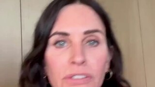 Courteney Cox: Tôi không giống Monica (Không đời nào)