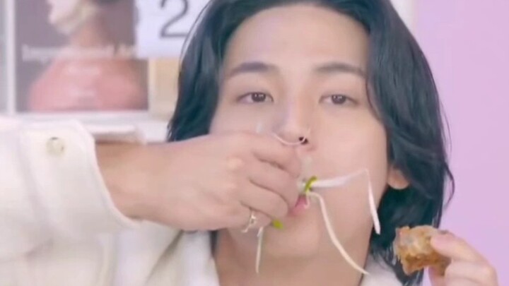 【คิมมินกยู】ทำยังไงดีเมื่อตอนกำลังกินอยู่จู่ๆ ก็ถูกซูมโคลสอัป? ควี: ...งงไปเลย
