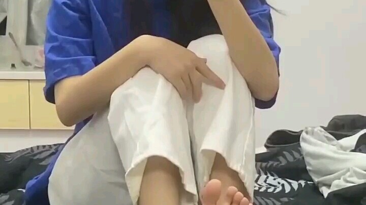 Kalau aku tendang kamu, apakah kamu akan memukulku?