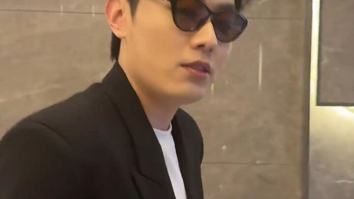 Tantangan gila penggemar: Aze selalu penuhi misi! Hari-hari yang kualami gara-gara ini…