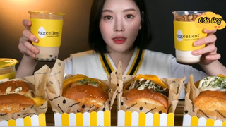 Phô mai kéo sợi. tôm tương ớt, bánh mì kẹp 1 #amthuc