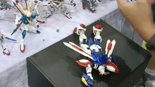 เนื่องจากเป็นน็อก ฉันจึงไม่สามารถเล่น God Gundam บนโต๊ะได้