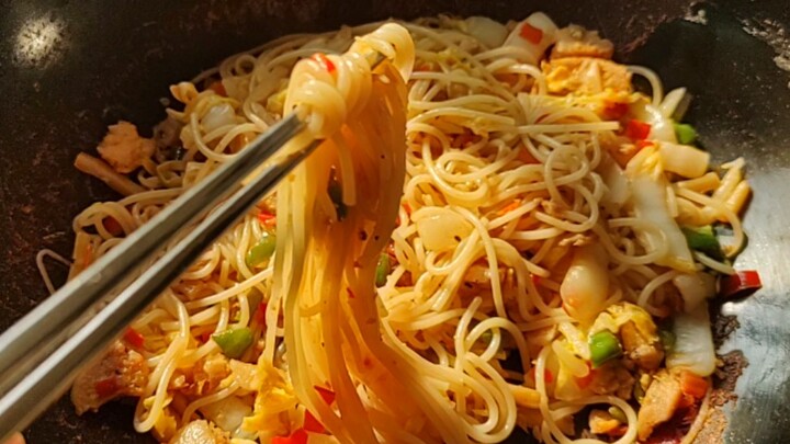 Mi goreng ini terlalu mewah nih!