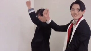 [Kamen Rider Ultra Fox x King's Sentai] Uki Shogun và Tanuki thực hiện điệu nhảy King's Sentai OP