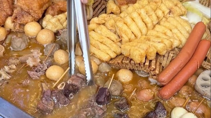 ที่เทียนเหอยังมีเกาลัดเนื้อวัวราคาแค่ 2 หยวนด้วยนะ ทุกวันคนต่อคิวยาวเหยียด!