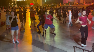 上次大战广场舞，粉丝说我没在c位，今天它来了