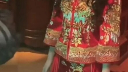 Bro, aku kerja shift malam sendirian tengah malam dan tiba-tiba nemu situasi kayak gini, apa yang ha