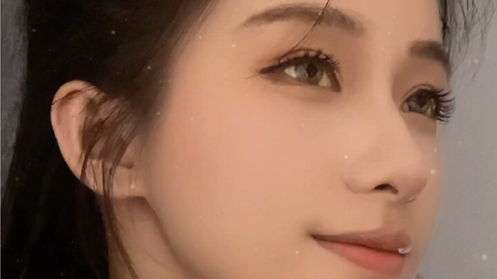 还君明珠双泪垂，恨不相逢未嫁时。