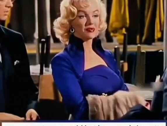 #Marilyn Monroe# Jika seseorang menikah denganmu karena uang, maka kamu seharusnya bersyukur, karena