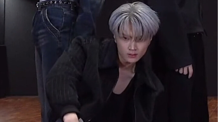 【JAY Park Comprehensive Star Bar DIY】Silver-haired Devil | ‘Sweet Venom’ JAY FOCUS