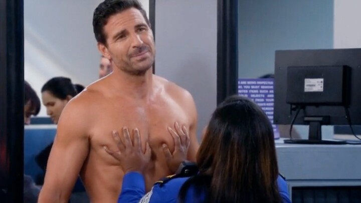 2 Broke Girls: "Be gentle, she's very sensitive!"