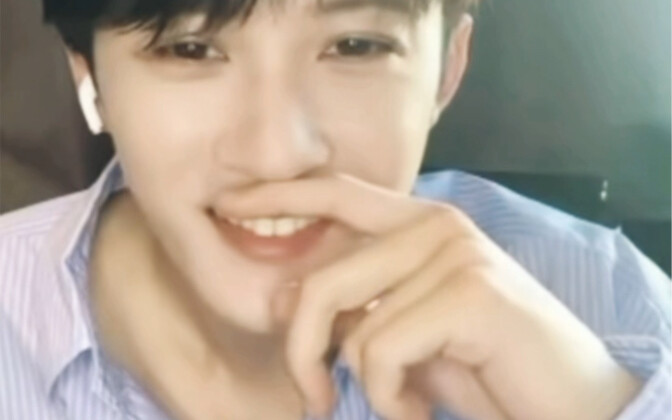 I don't want to be hooked, but he showed his collarbone