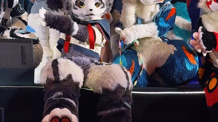 Silver Carbon Sect's Rion is dancing!!!