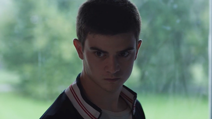 Chỉ nhờ một đôi dép mà vượt ngục! Mười bảy tuổi đã vượt ngục hai mươi lần. Phim chữa lành