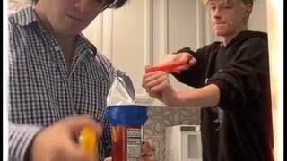 恶  搞  的  后  果