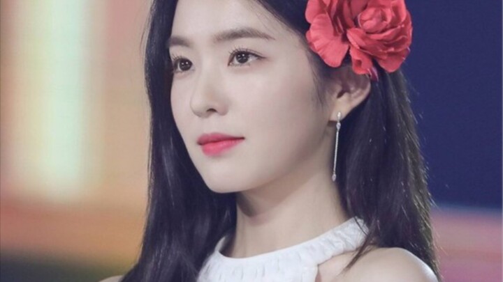 Kim Min-kyu: Chị ơi, nhìn em nhảy này. Bae Joo-hyun: Quyến rũ quá.