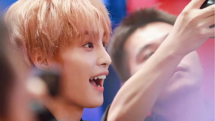 Phần nghe trong lớp tiếng Đức của tôi là do Lưu Dương Dương đọc sao???