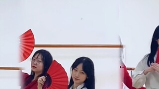 Happy New Year~Senior high school students' campus live shooting "Send to the Moon"