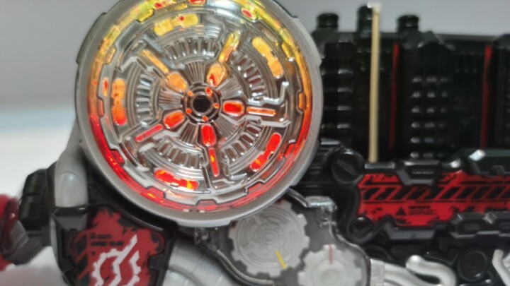 พี่ๆ ผมแตกขวดนี้แต่ไม่รู้ว่ามันคืออะไร ผมส่องภาพรหัสประจำตัวหลายร้อยครั้งเพื่อดูว่าขวดไหน ตาแทบบอด ไ