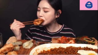 Mukbang mì tương đen và há cảo chiên #anngon