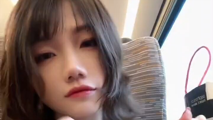 เคยได้ยินไหมคะ? วิดีโอเซลฟี่กำลังเป็นที่นิยมในชุมชน CV! (วิดีโอนี้นำเสนอโดยครูเซี่ยอิง)