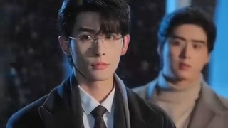 Miliarder tak percaya cinta pandangan pertama, sampai gadis menabrak pelukannya