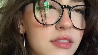 ฉันหวังว่าจะมีคนหน้าตาเหมือนแบบนั้น