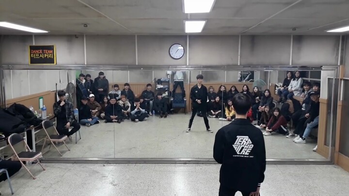 Học sinh câu lạc bộ nhảy Tempo - EXO