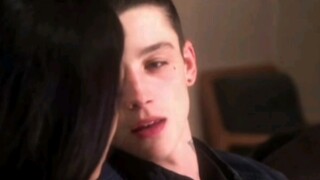 "What's the difference between a kiss and a kiss?"