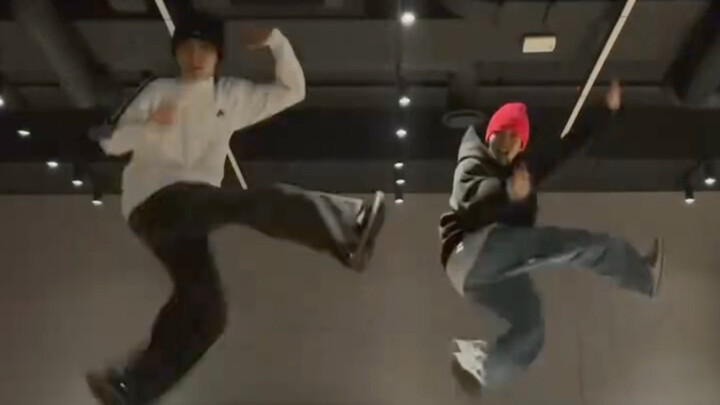 6th-Gen Boy Groups’ Dance Battle Challenge | Endless Leg Flails