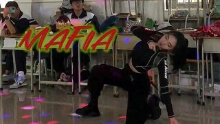 救大命！我竟然在圣诞晚会上强行被舍友拉去她班里跳Mafia！