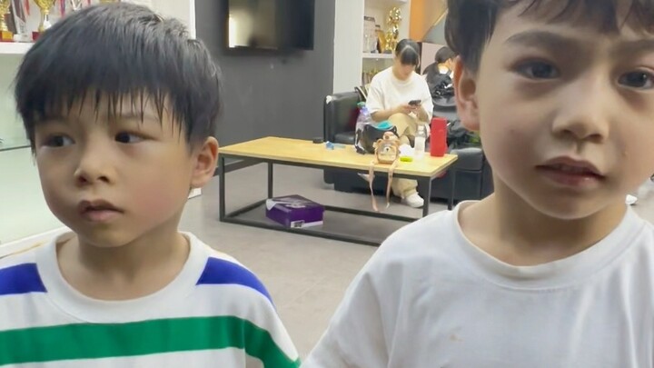 เต้นรำริมถนนกับความสุขและความทุกข์