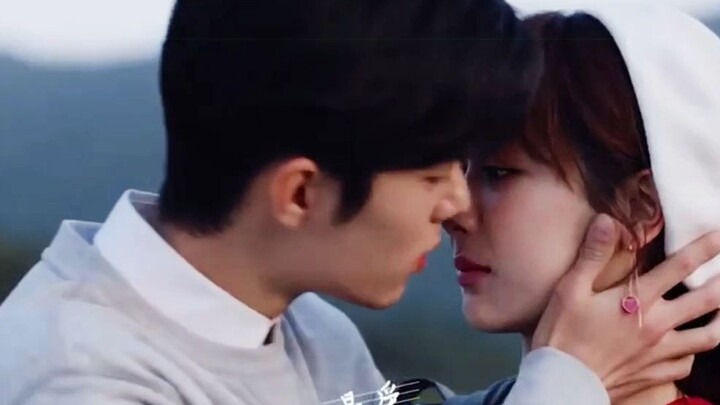 There are so many kisses in the trailer! So sweet! [Gu Wei x Lin Zhixiao] O Please Be My Love