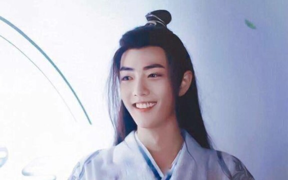 [Xiao Zhan] นี่เป็นครั้งแรกที่ฉันได้เรียนรู้ว่า “กระโปรง” ของ Zhan Xian กำลังเปล่งประกาย